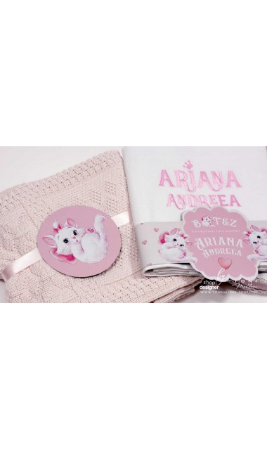 Trusou de botez roz brodat inspirat din desenul animat Pisicile Aristocrate cu pisica Marie 14
